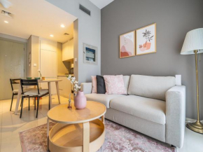 Business Bay's Coziest Hideaway With Balcony
